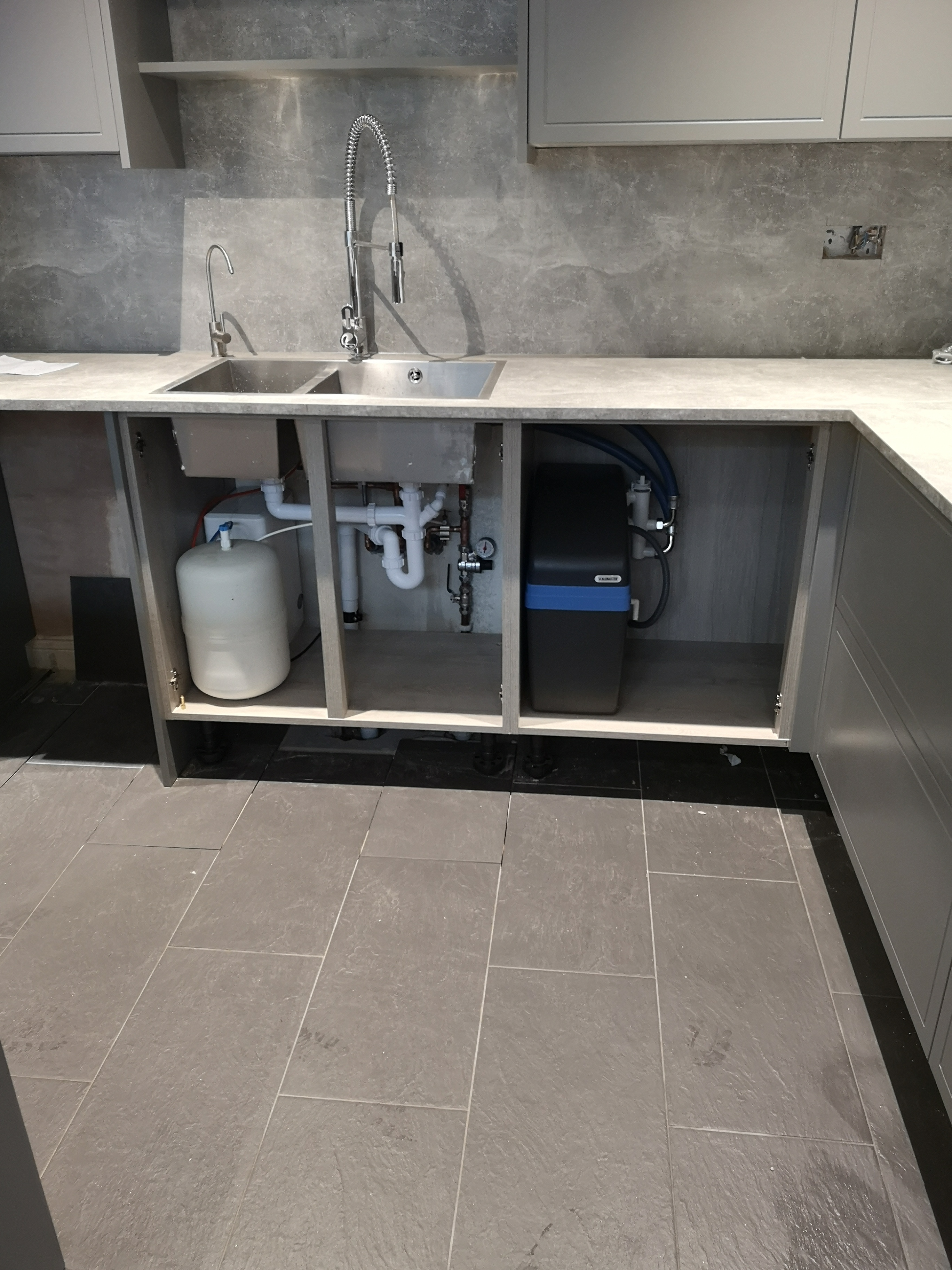 Professional plumbing and heating piping installation