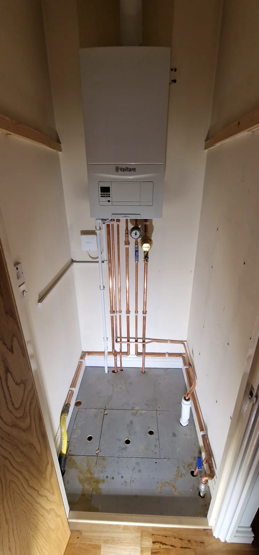 Plumbing installation pipes